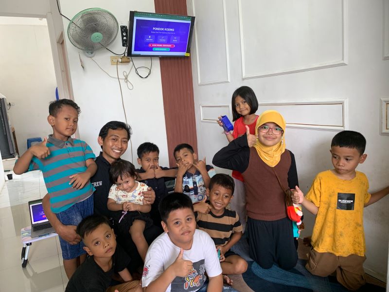 Developer Asal Mojokerto Dirikan Kelas Gratis Coding dan AI